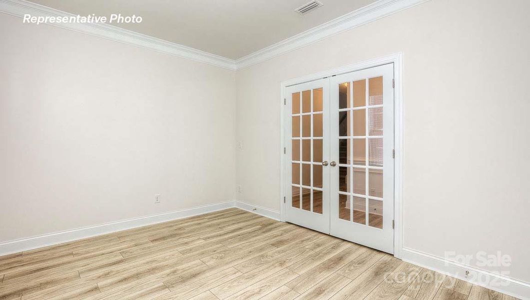 Spacious, unfurnished interior of a new home in Sylvan Creek, Denver (Image 9).