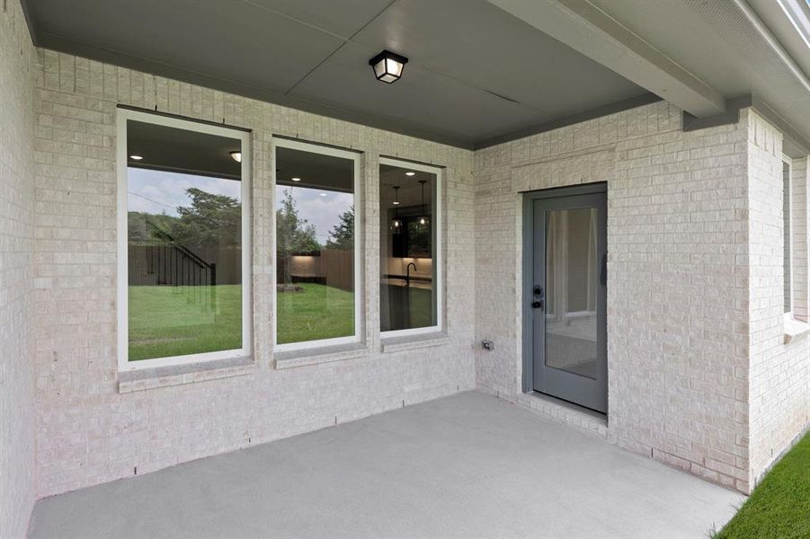 25. 2409 Daisy - Patio