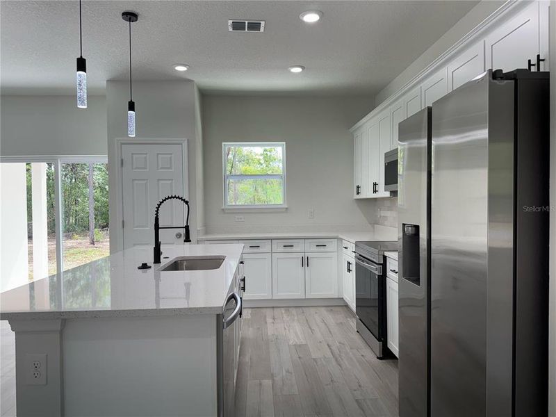 MODEL HOME MODEL HOME