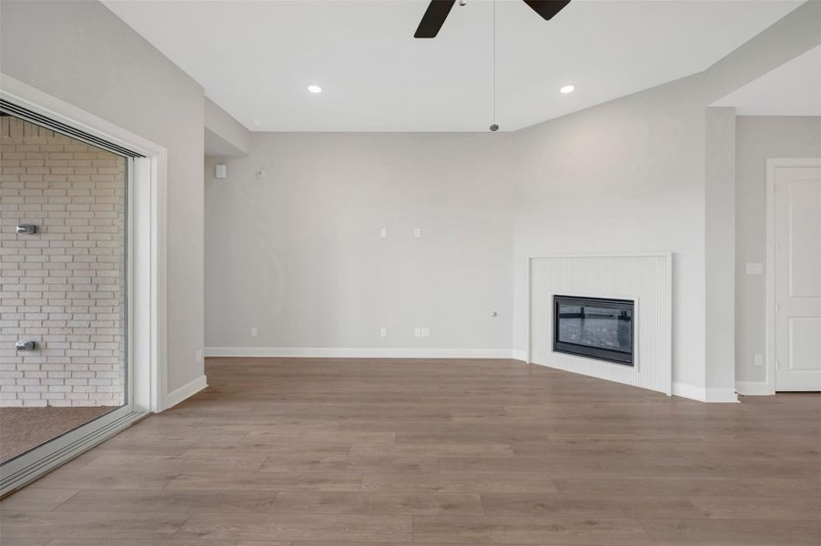 Spacious, unfurnished interior of a new home in Jordan Ranch - Premier Collection, Fulshear (Image 11).