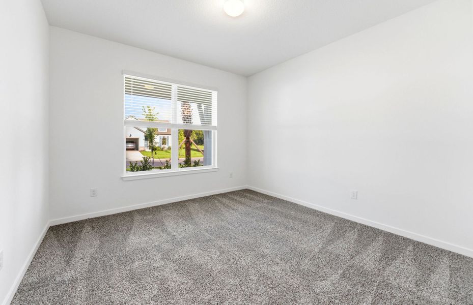 Spacious, unfurnished interior of a new home in Riverwood, Zephyrhills (Image 12).