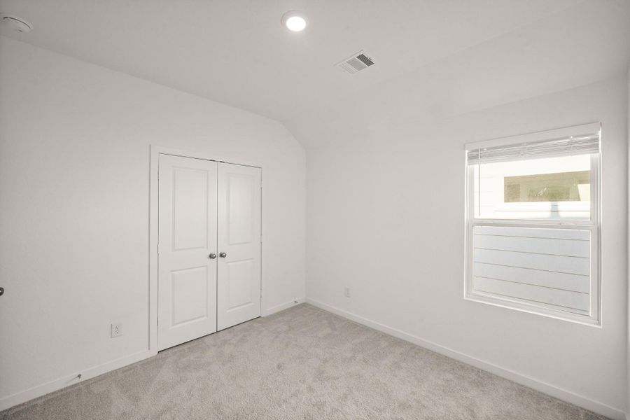 Spacious, unfurnished interior of a new home in Piccolina, Houston (Image 22).