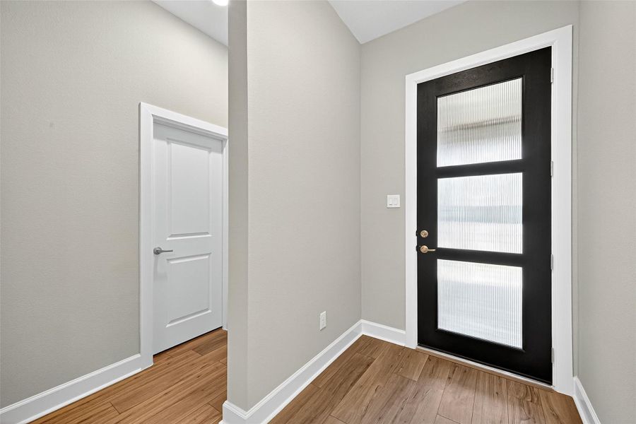 Spacious, unfurnished interior of a new home in Harvest Green 45', Richmond (Image 35).