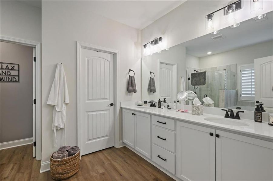 Furnished interior view inside a new home in , Dallas (Image 27).