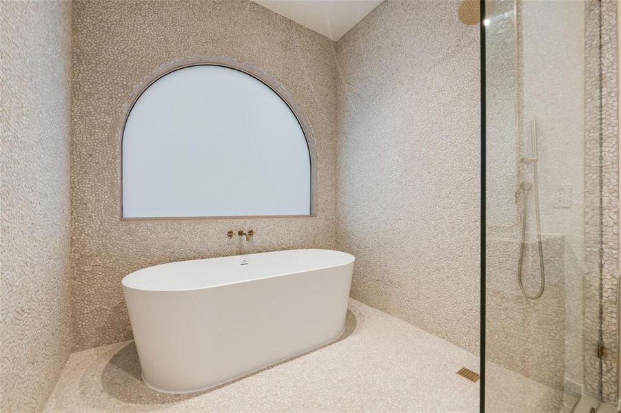 Furnished interior view inside a new home in , Dallas (Image 14).