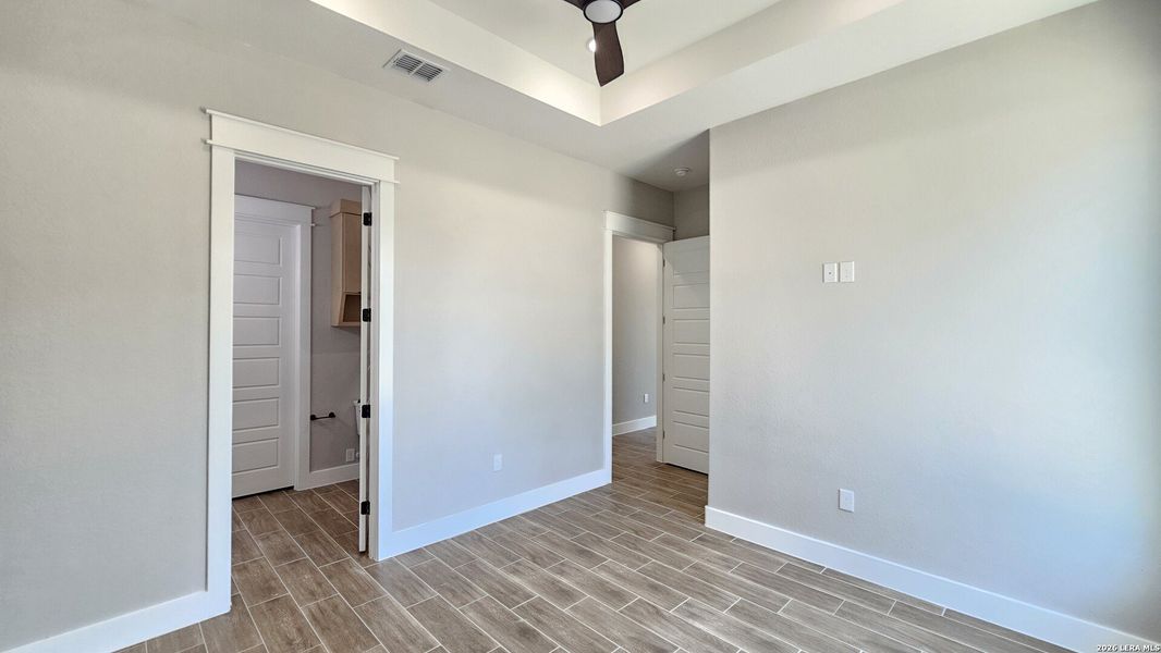 Spacious, unfurnished interior of a new home in , Adkins (Image 39).