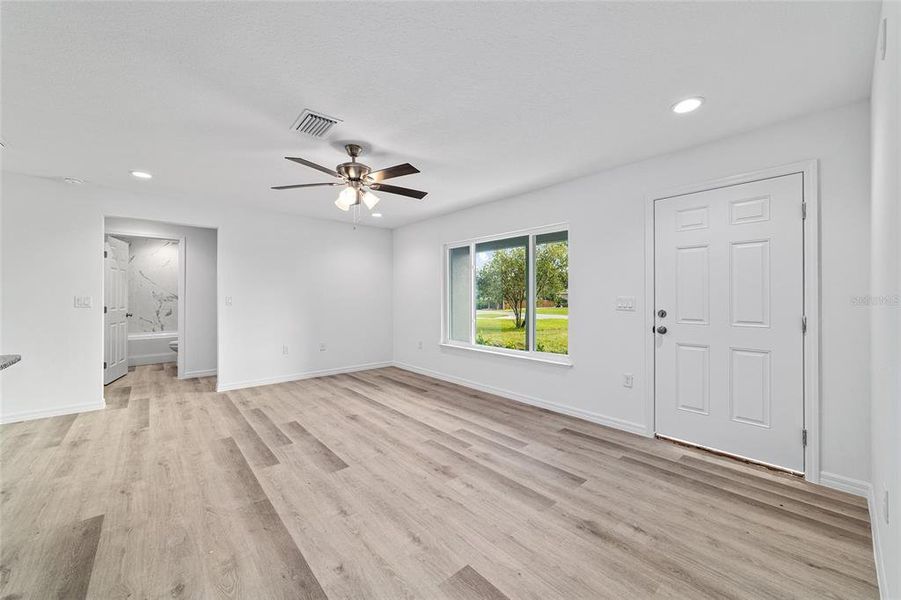 Spacious, unfurnished interior of a new home in , Dunnellon (Image 73).