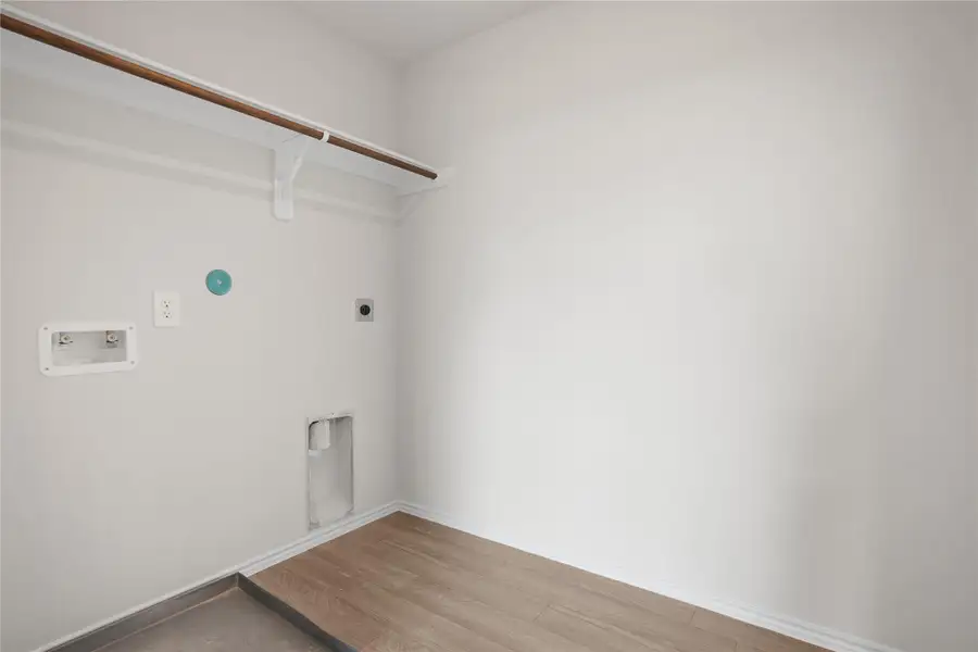 Spacious, unfurnished interior of a new home in , Cleveland (Image 7).