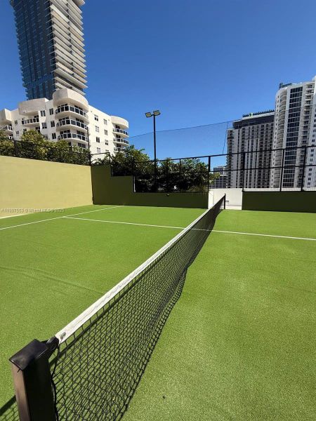 Community amenities in , Miami (Image 43).