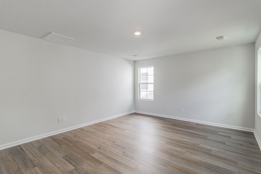 Spacious, unfurnished interior of a new home in Bluefield, Lexington (Image 25). Spacious, unfurnished interior of a new home in Bluefield, Lexington (Image 25).