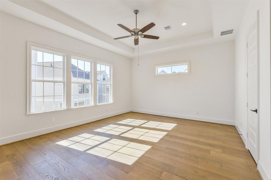 Spacious, unfurnished interior of a new home in Reserve in Memorial, Houston (Image 32).