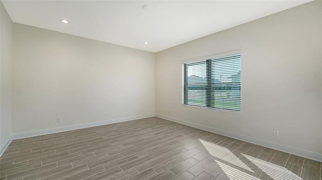 Spacious, unfurnished interior of a new home in Canoe Creek, Parrish (Image 17).