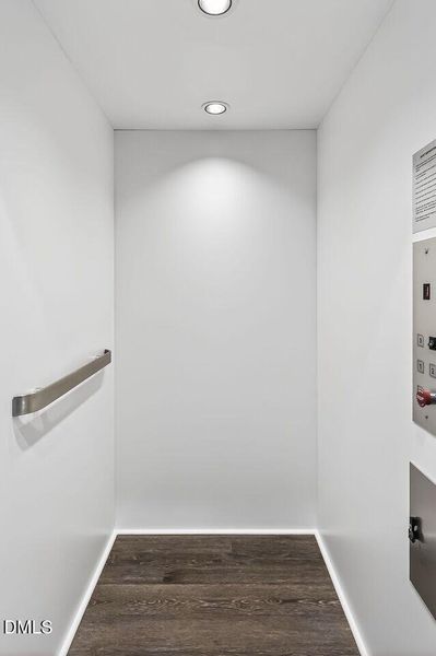 009-1280x960-elevator 009-1280x960-elevator