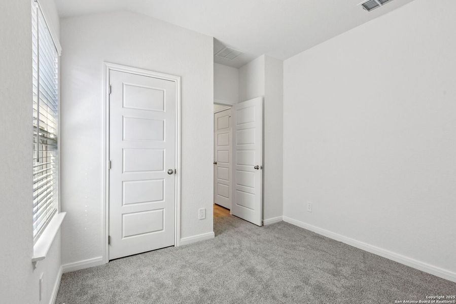 Spacious, unfurnished interior of a new home in Royal Crest, San Antonio (Image 36). Spacious, unfurnished interior of a new home in Royal Crest, San Antonio (Image 36).