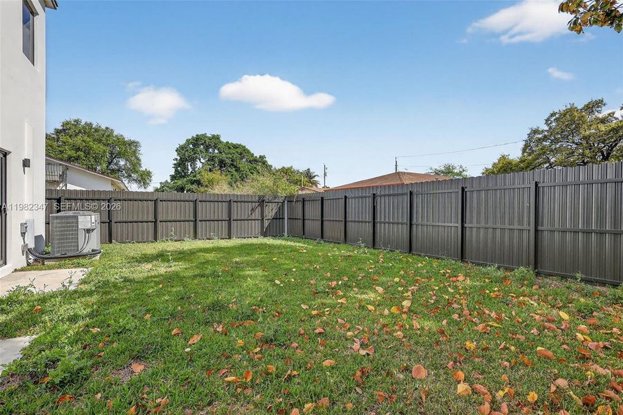 Exterior details and patio area of a home in , Miami (Image 23).