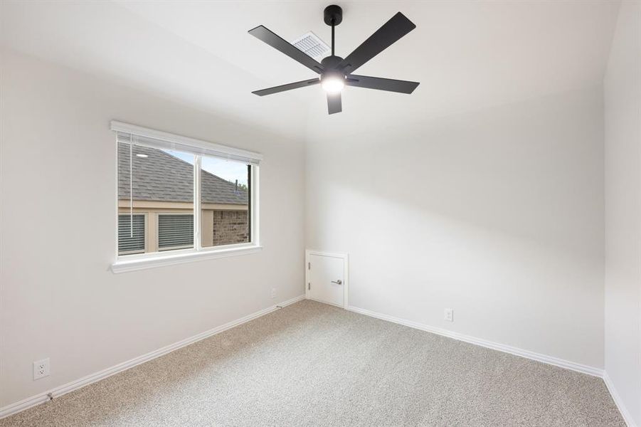 Spacious, unfurnished interior of a new home in Star Ranch, Godley (Image 34).