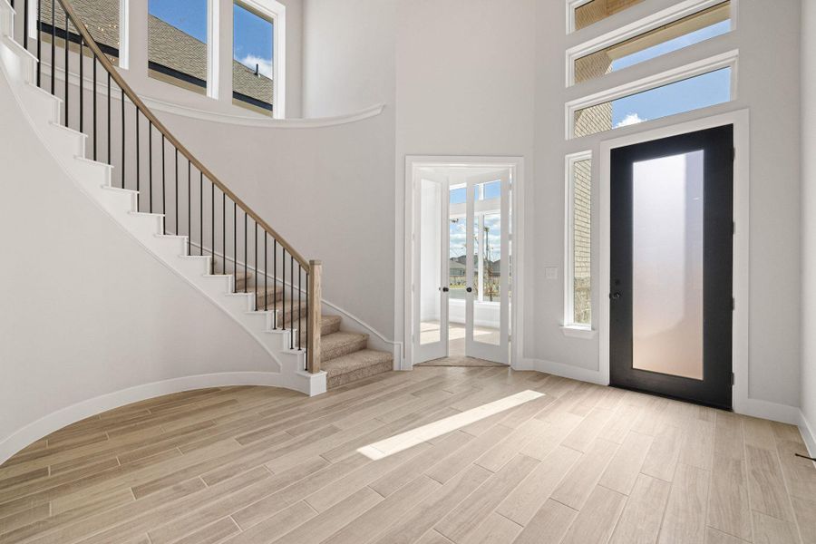 Spacious, unfurnished interior of a new home in Nolina - 50', Georgetown (Image 14).