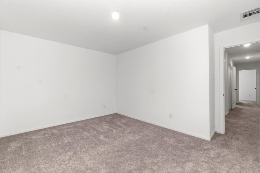 Spacious, unfurnished interior of a new home in Tavola, New Caney (Image 24).