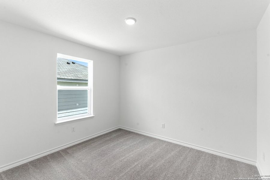 Spacious, unfurnished interior of a new home in Horizon Ridge, San Antonio (Image 11).