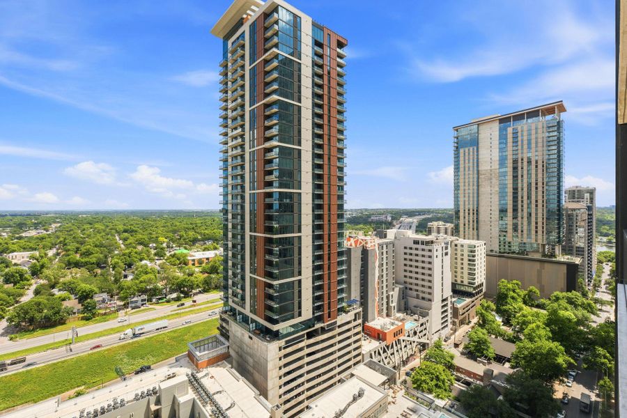 Condo located in Austin, TX showcasing its design and architecture (Image 26).