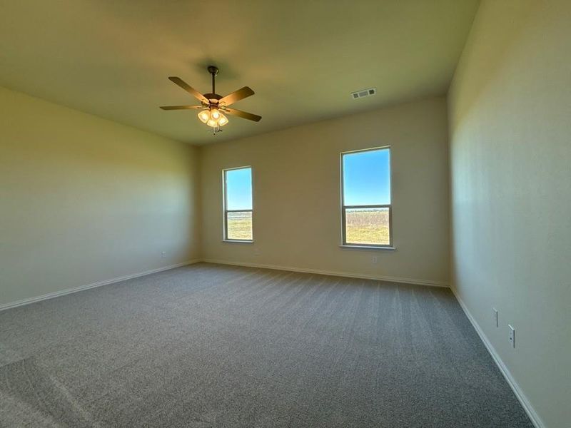 Spacious, unfurnished interior of a new home in Clear Sky Addition, Valley View (Image 10).