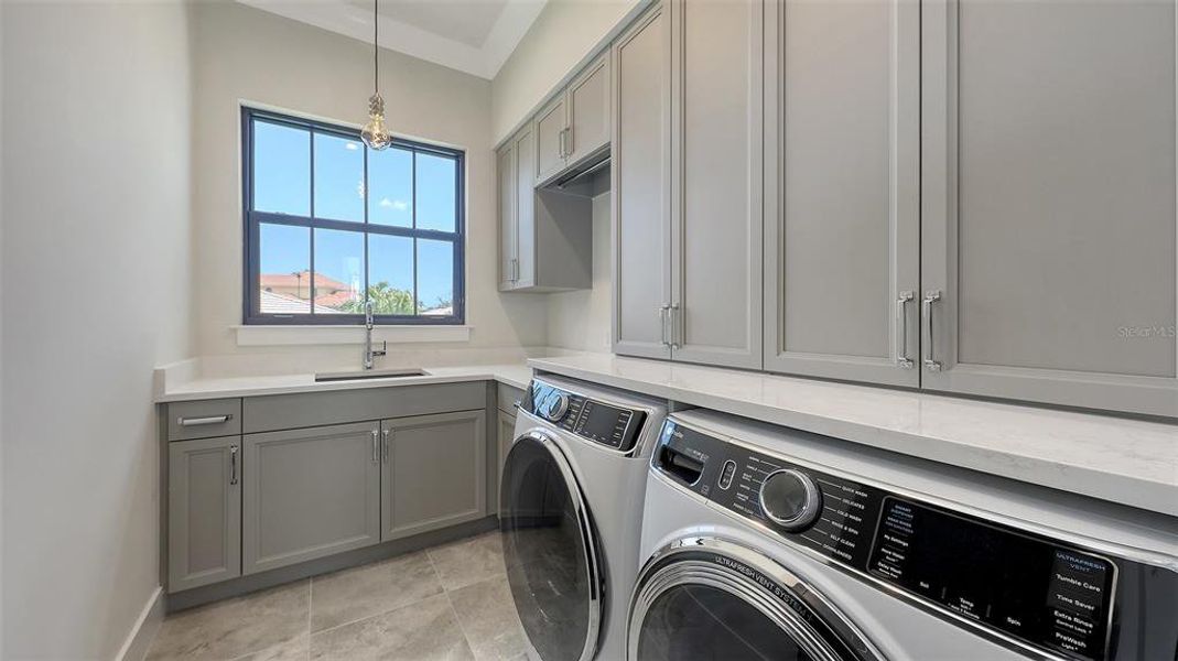 Furnished interior view inside a new home in , Longboat Key (Image 18).