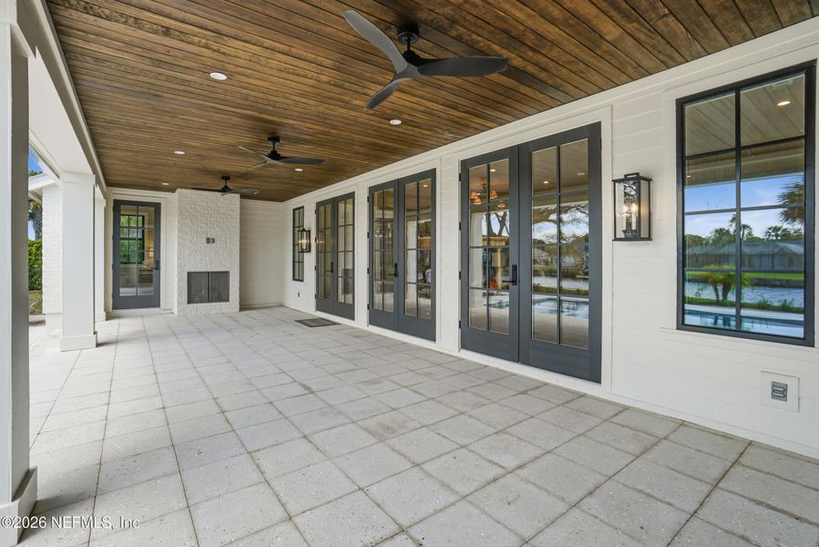 Exterior details and patio area of a home in , Ponte Vedra Beach (Image 3).