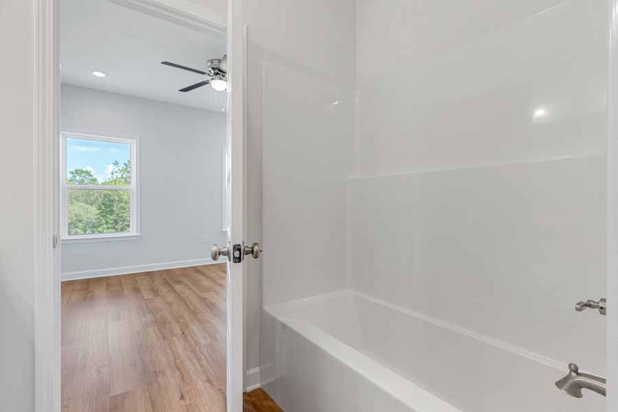 Spacious, unfurnished interior of a new home in , Crestview (Image 19).