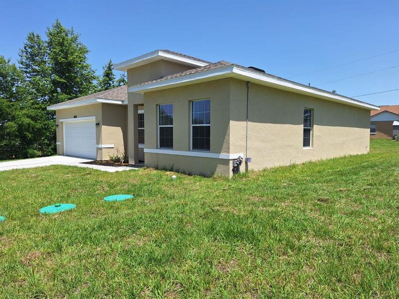 Exterior details and patio area of a home in , Ocala (Image 2). Exterior details and patio area of a home in , Ocala (Image 2).