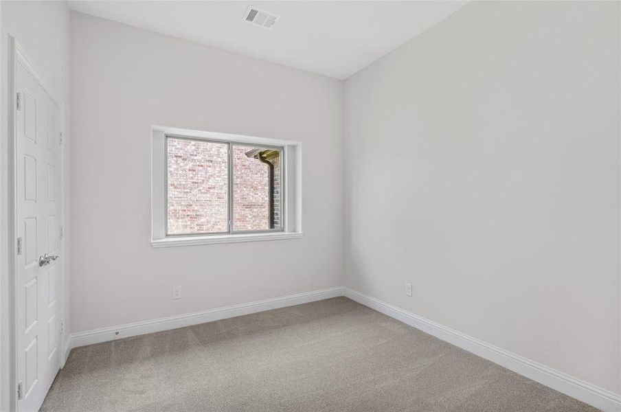 Spacious, unfurnished interior of a new home in Creekview Meadows, Pilot Point (Image 28).