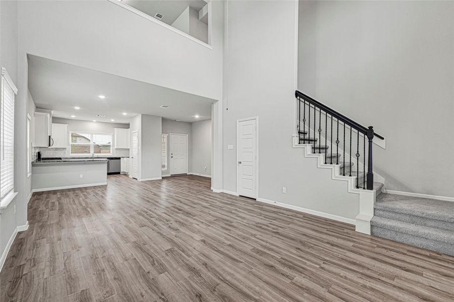 Spacious, unfurnished interior of a new home in Rollingbrook Estates, Baytown (Image 19).