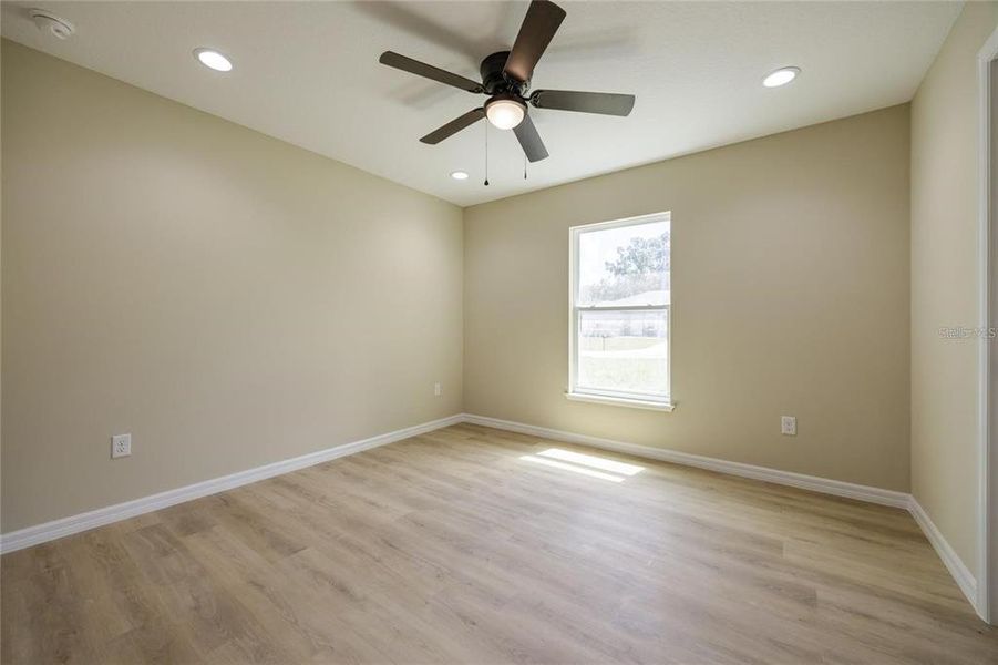 Spacious, unfurnished interior of a new home in , Williston (Image 27).