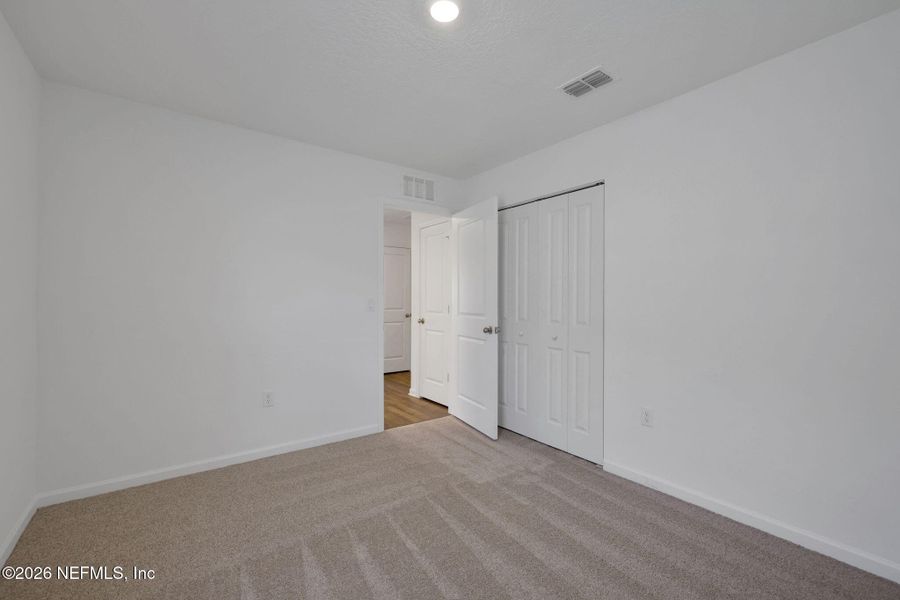 Spacious, unfurnished interior of a new home in Diamond Springs, Jacksonville (Image 16).
