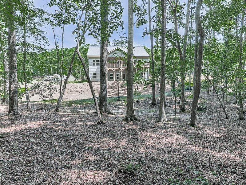 Image 38 of a home in .