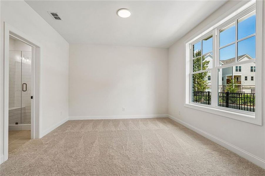 Spacious, unfurnished interior of a new home in Waterside Townhomes, Peachtree Corners (Image 17).