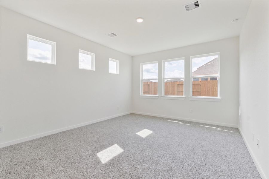 Spacious, unfurnished interior of a new home in Colony at Pinehurst, Pinehurst (Image 18).