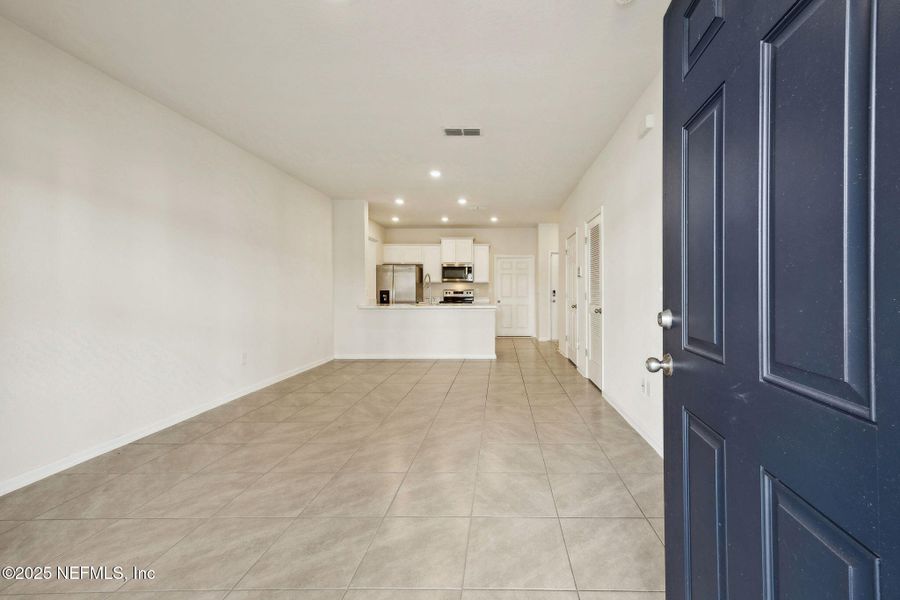 Spacious, unfurnished interior of a new home in , Yulee (Image 21).