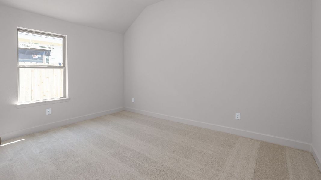 Spacious, unfurnished interior of a new home in Riceland, Mont Belvieu (Image 21).