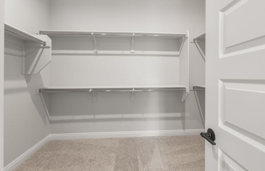 Spacious, unfurnished interior of a new home in Artisan at Asante, Surprise (Image 26).