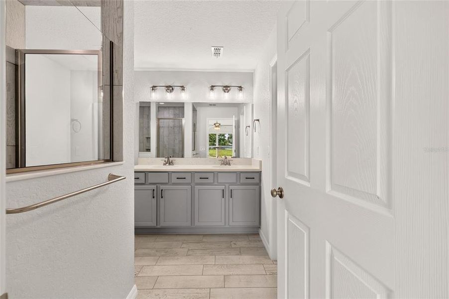 Furnished interior view inside a new home in , Ocala (Image 10).