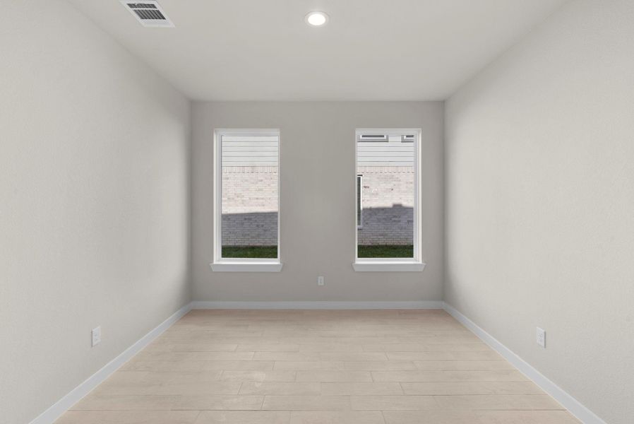 Spacious, unfurnished interior of a new home in Huntington Place, Rosharon (Image 12).