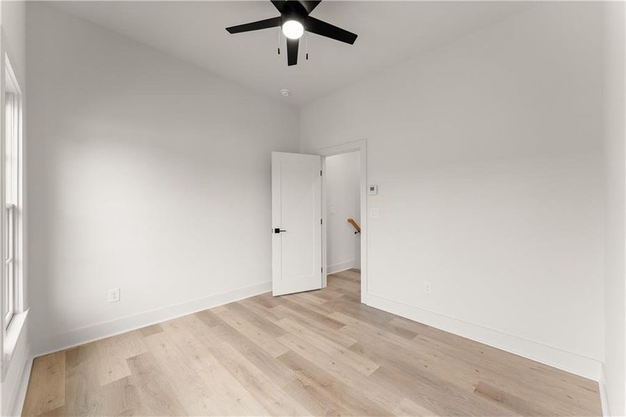 Spacious, unfurnished interior of a new home in , Gainesville (Image 23).