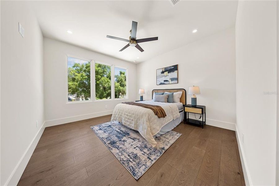 Furnished interior view inside a new home in , Orlando (Image 75).