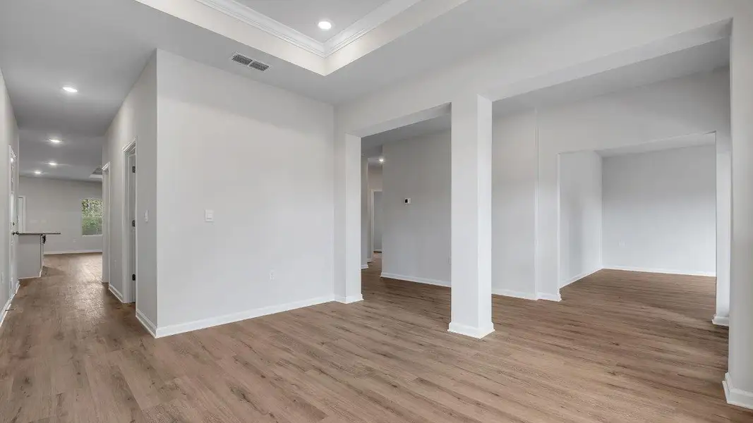 Spacious, unfurnished interior of a new home in Greystone, Crawfordville (Image 9).