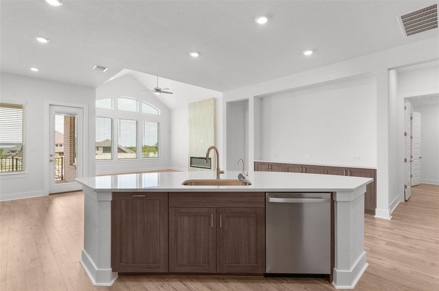 REPRESENTATIVE OF FLOOR PLAN ONLY REPRESENTATIVE OF FLOOR PLAN ONLY