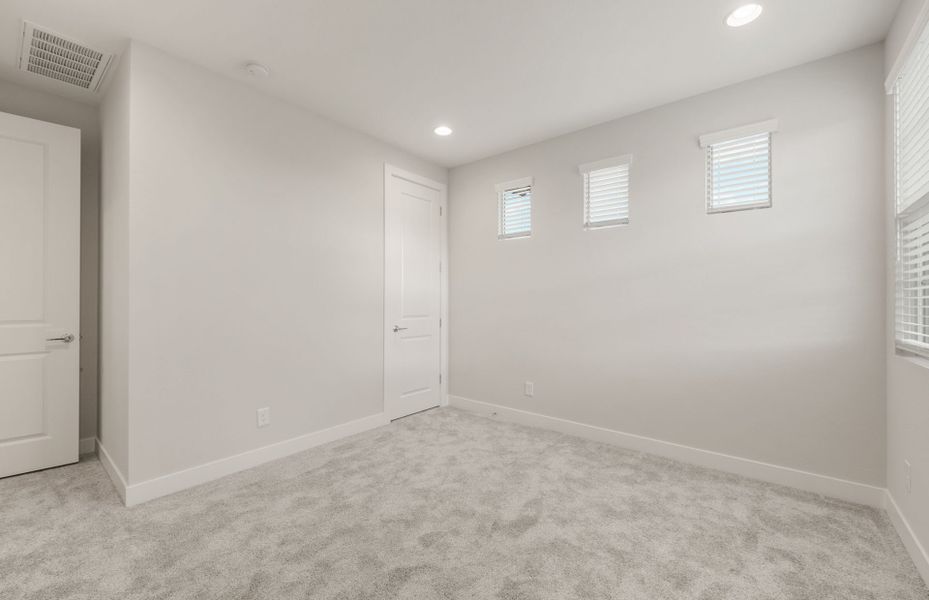 Spacious, unfurnished interior of a new home in Jorde Farms, Queen Creek (Image 25). Spacious, unfurnished interior of a new home in Jorde Farms, Queen Creek (Image 25).