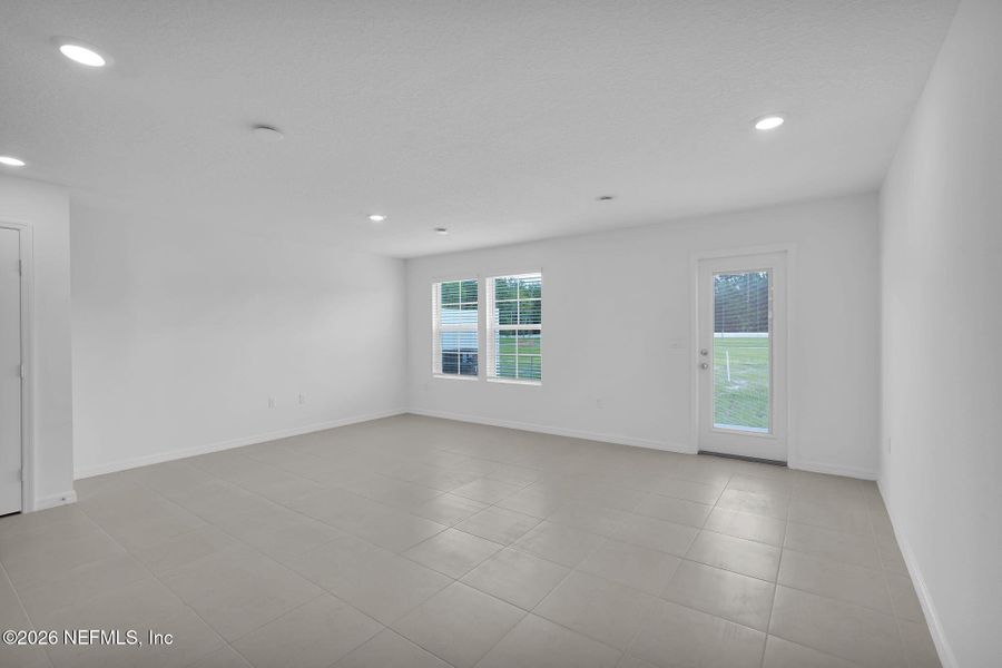 Spacious, unfurnished interior of a new home in , Jacksonville (Image 15).