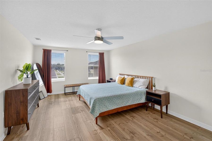 Furnished interior view inside a new home in River Park, Tampa (Image 36).