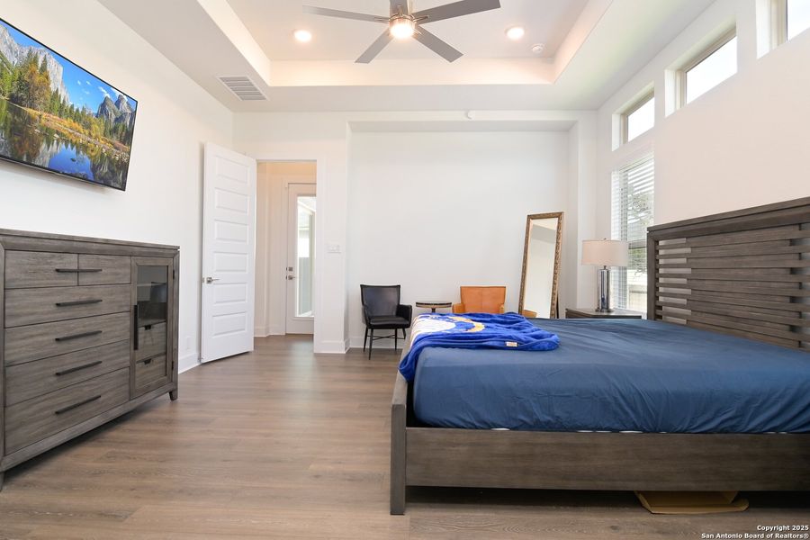 Furnished interior view inside a new home in Mesa Western, Cibolo (Image 15).