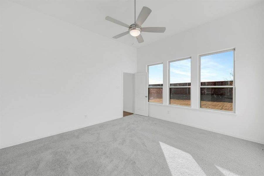 Spacious, unfurnished interior of a new home in Lily Creek at Sutton Fields, Aubrey (Image 34).